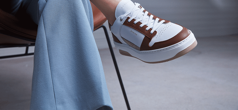 wat voor schoenen onder flared pants