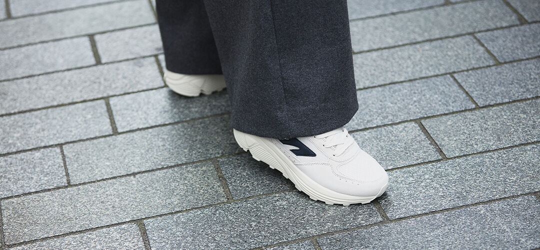 Hoe maak je witte schoenen schoon Assem