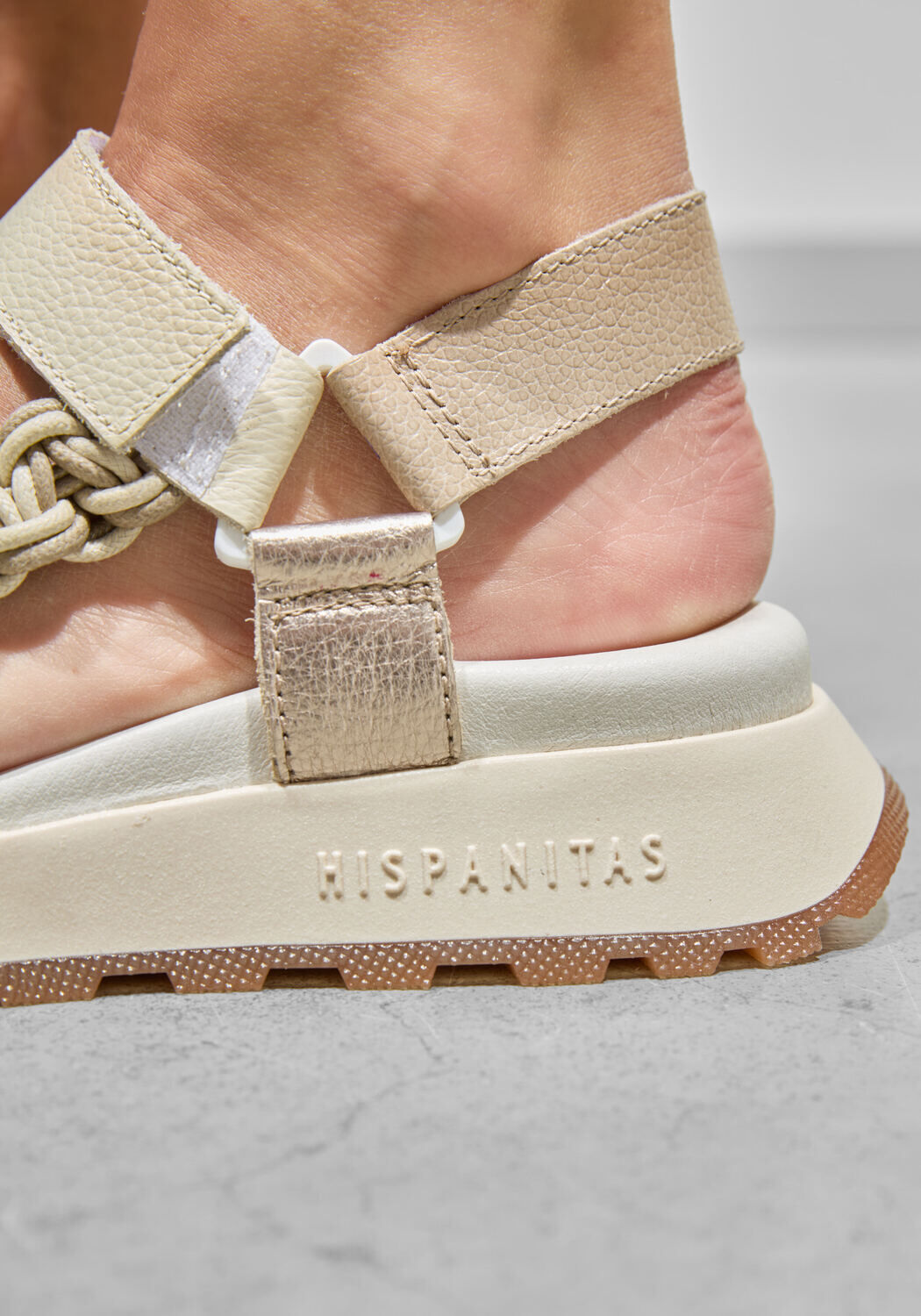 Beige HISPANITAS Platte sandalen HV253898 - large