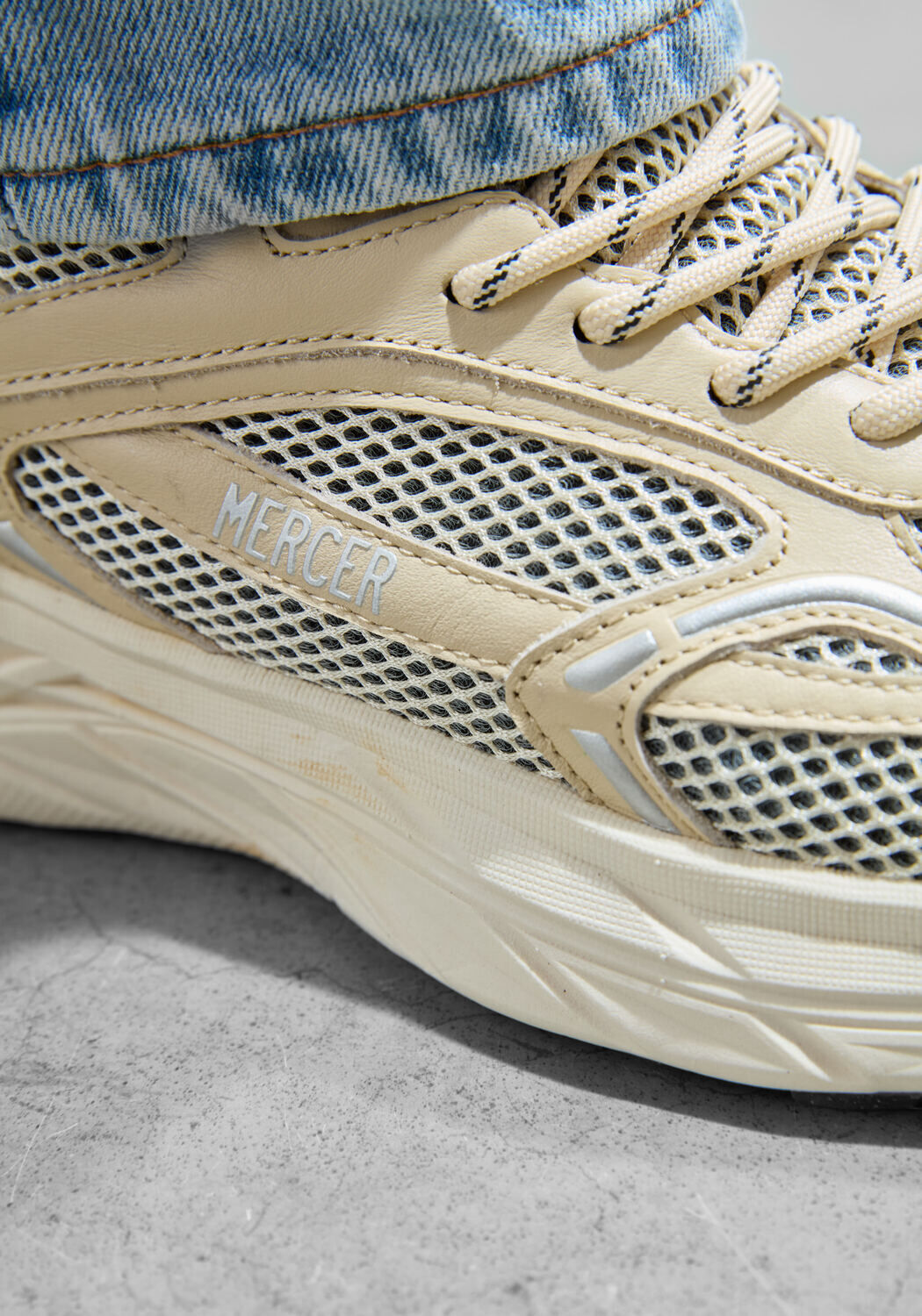 Zand MERCER AMSTERDAM Lage sneakers RE-RUN MAX LED - large