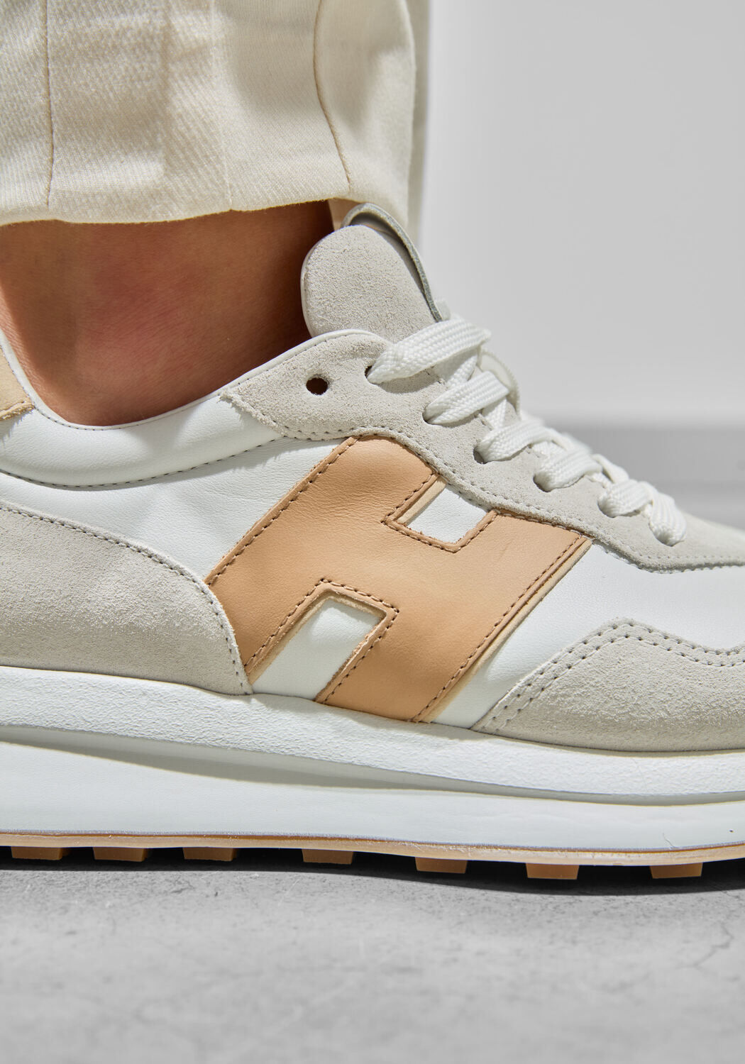 Beige HOGAN Lage sneakers H641 ALLACCIATO - large