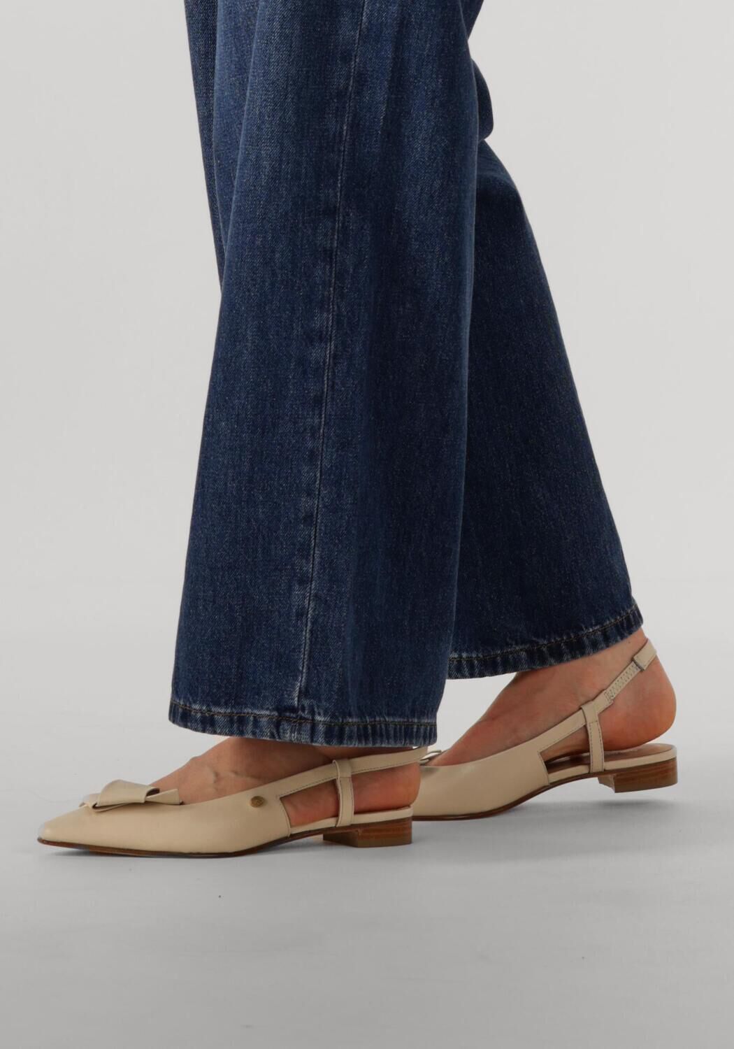 Creme FRED DE LA BRETONIERE Slingbacks ELISSE SLING - large