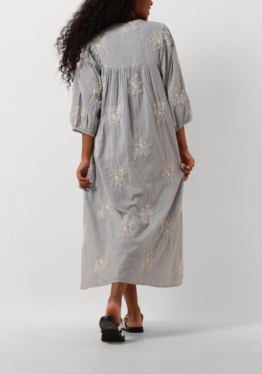 Blauw wit gestreepte SUMMUM Midi jurk DRESS HEAVY EMBROIDERY STRIPE Assem