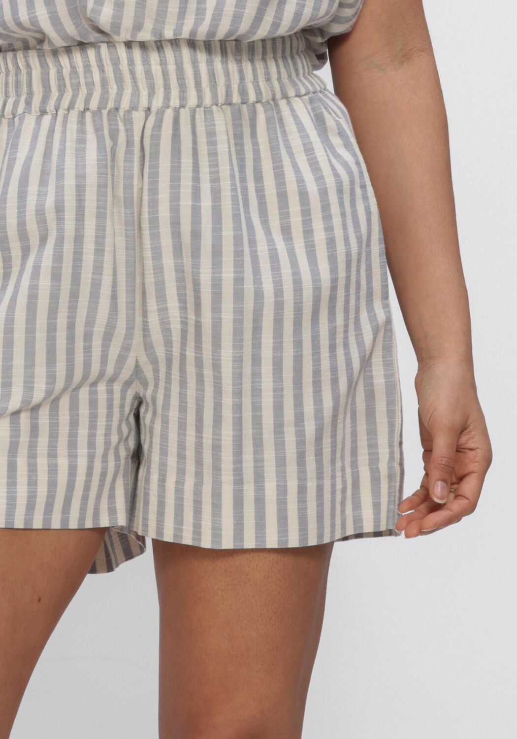 Lichtblauwe KNIT-TED Korte broek NANCY - large