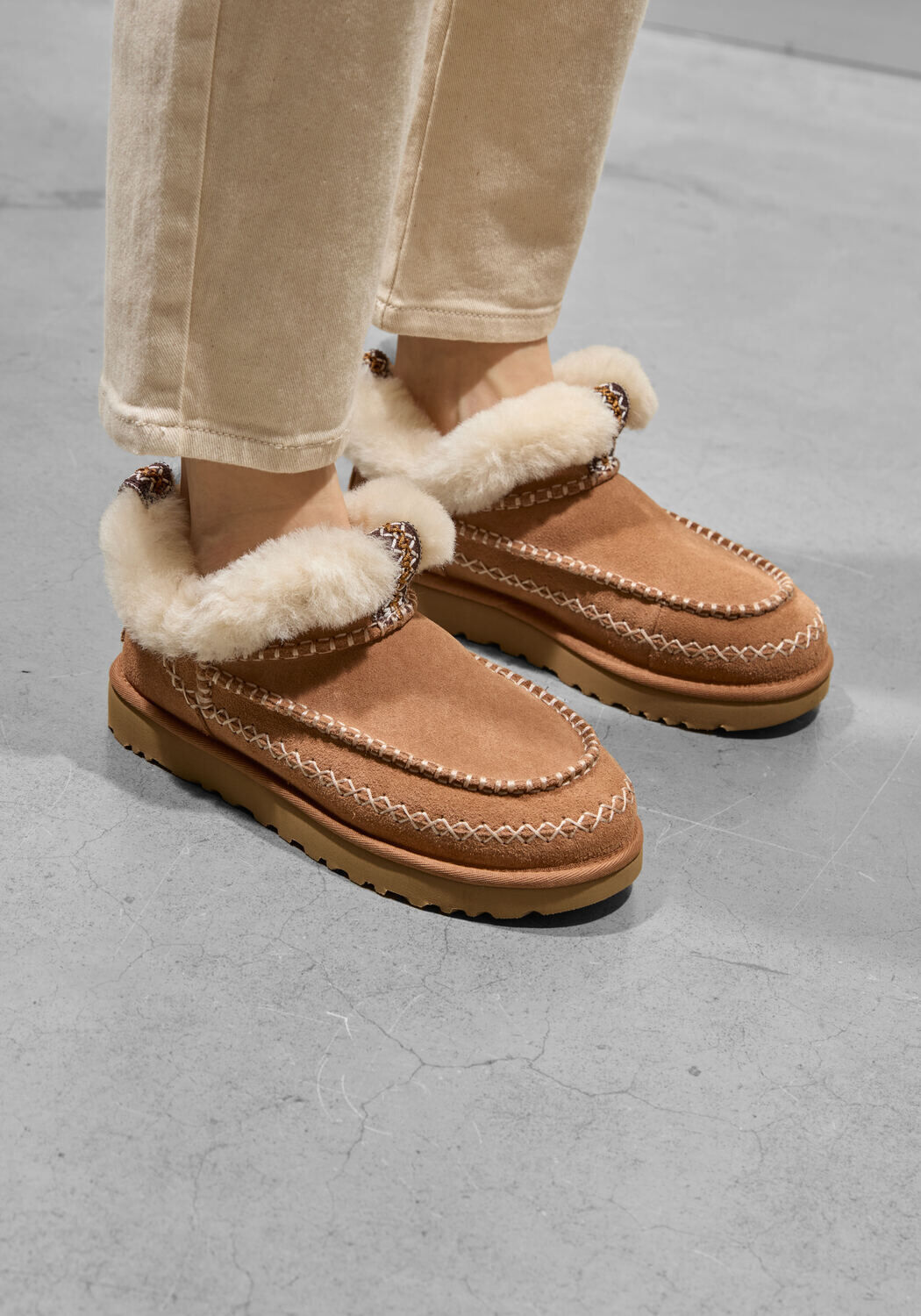 Bruine UGG Vachtlaarzen CLASSIC ULTRA MINI ALPINE - large