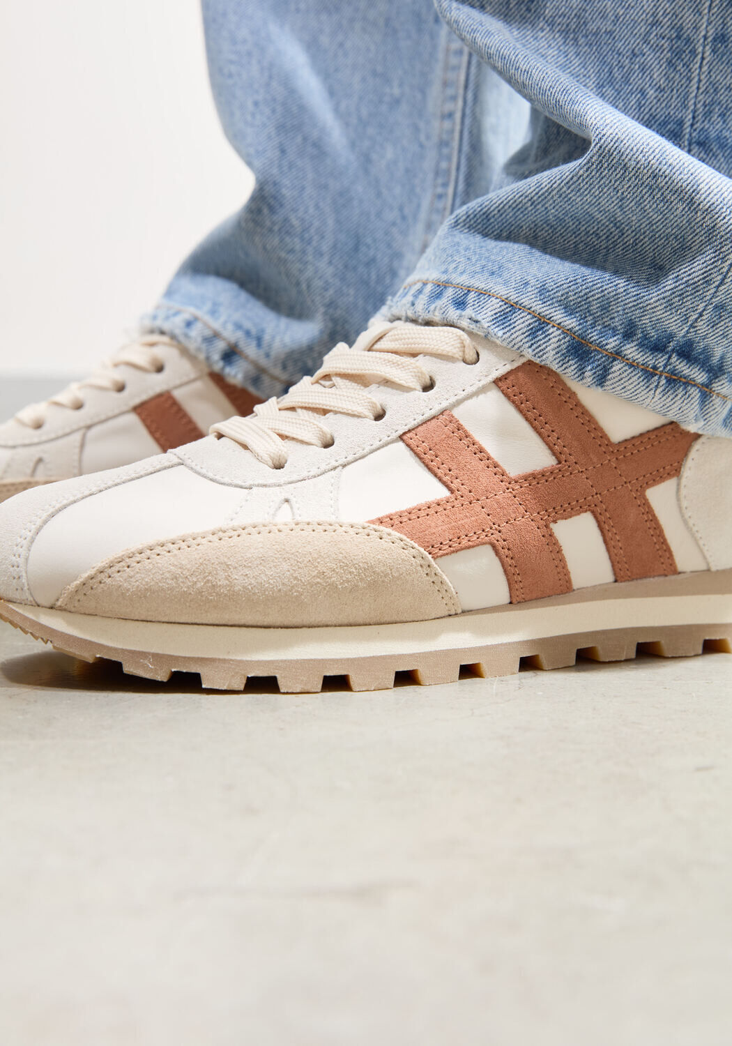 Beige HOGAN Lage sneakers H671 ALLACCIATO - large