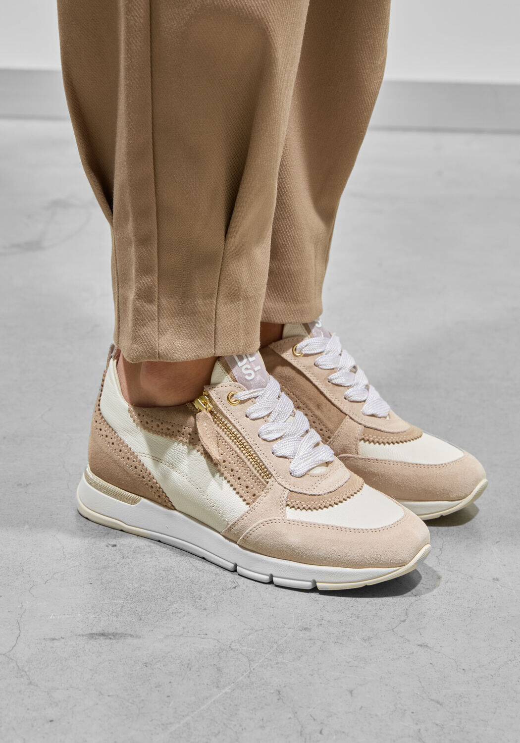 Beige DL SPORT Lage sneakers 6523 - medium