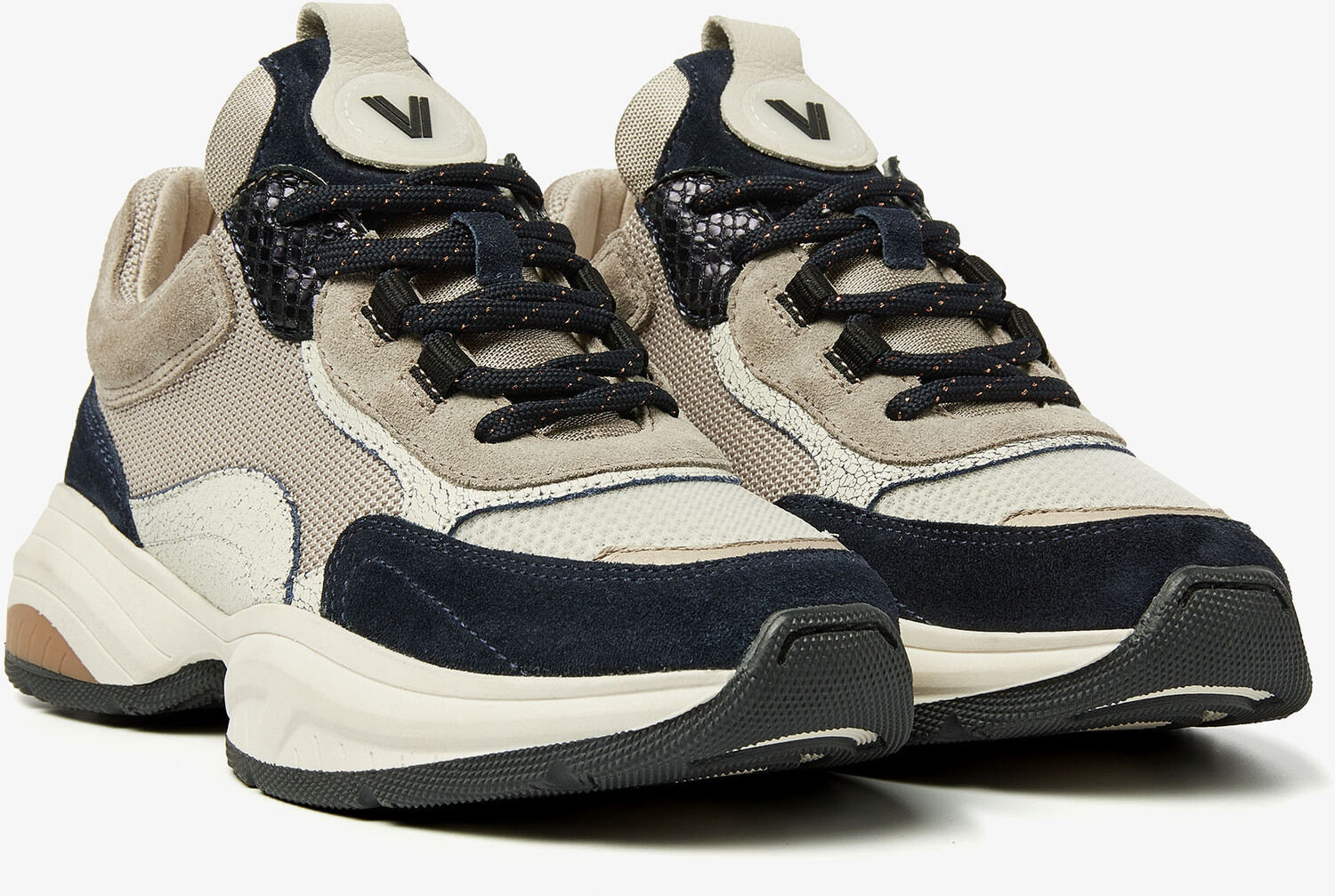 Witte via vai lage sneakers zaira fae clearance