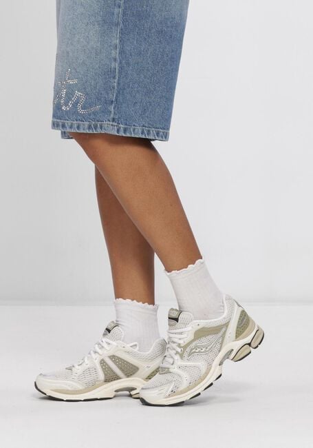 Witte SAUCONY Lage sneakers PROGRID TRIUMPH 4 - large