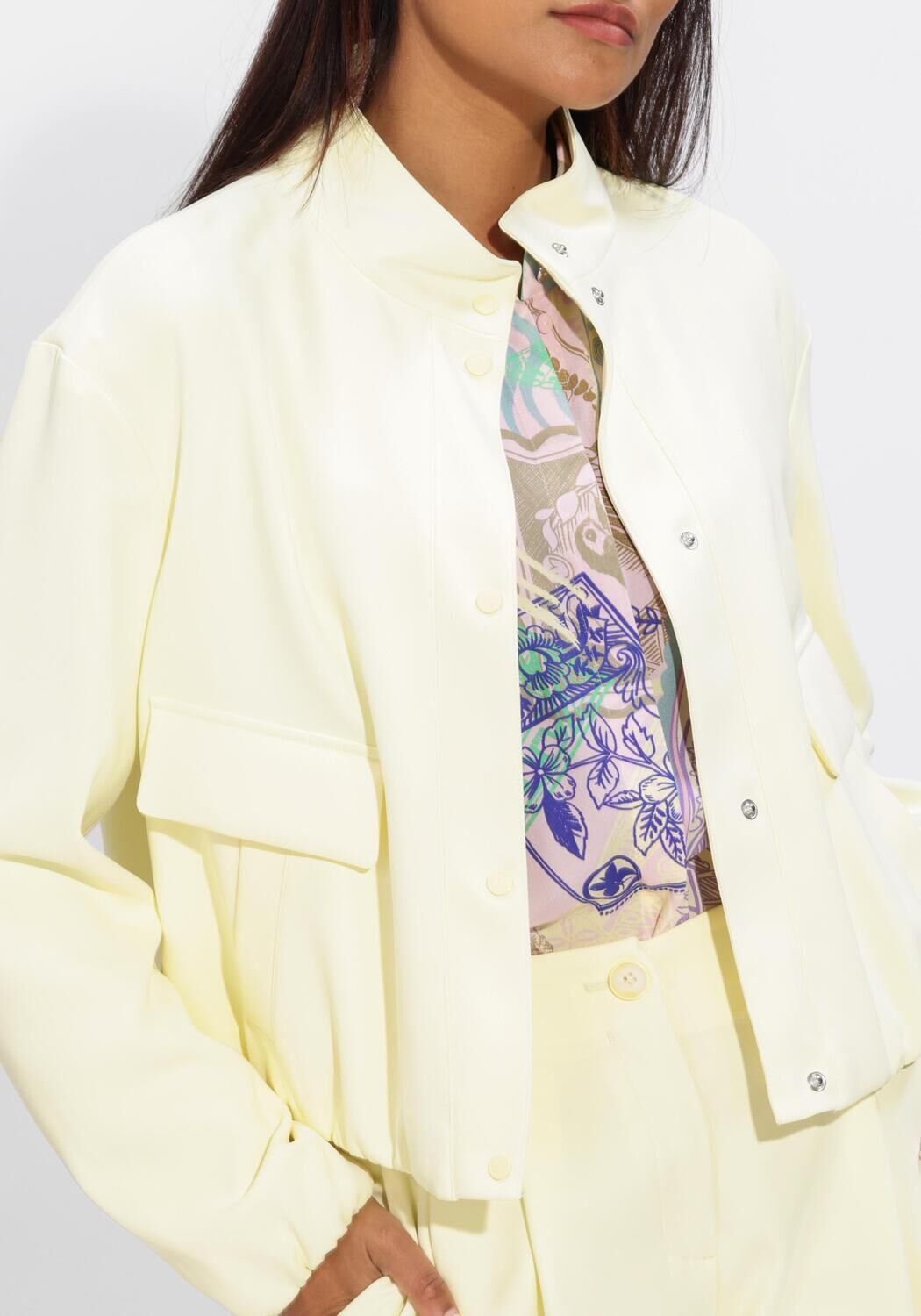 Butter yellow MARC CAIN COLLECTION Jack AC 31.08 W56 - large