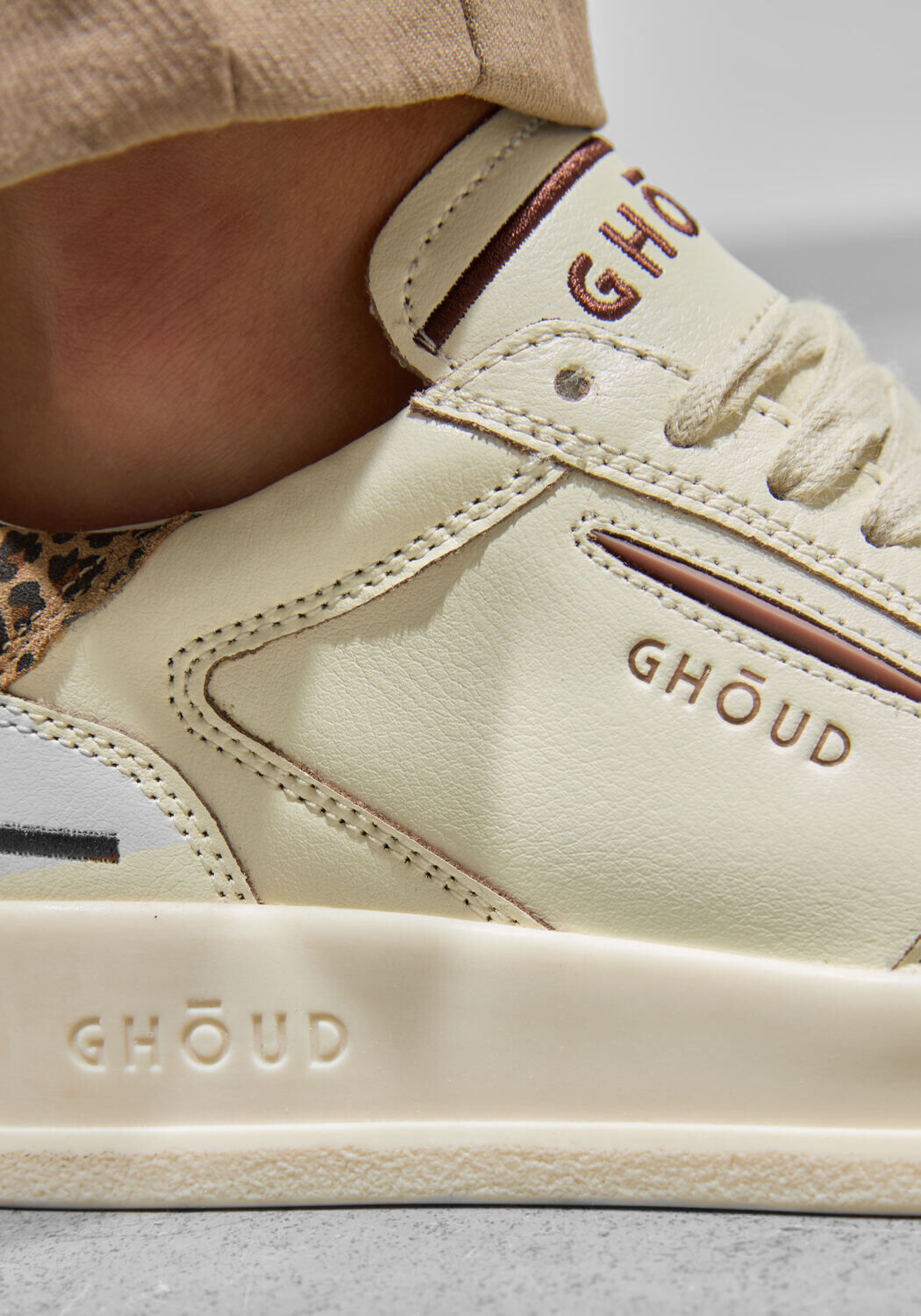 Witte GHOUD Lage sneakers TWEENER LOW D - large