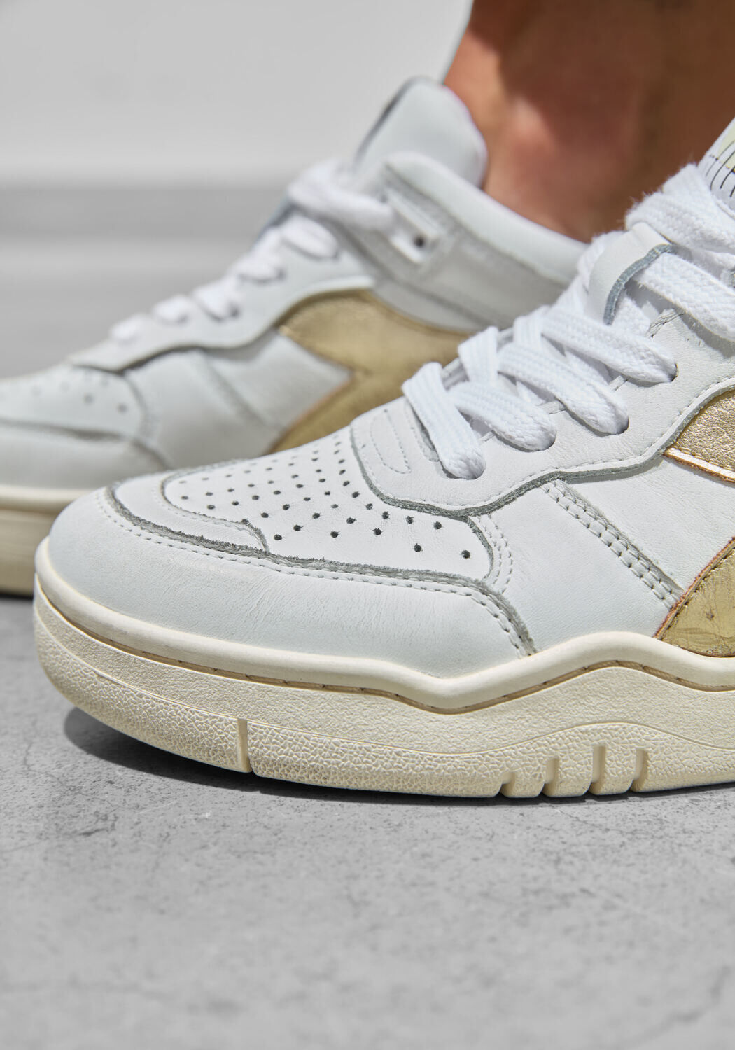 Witte DIADORA HERITAGE Lage sneakers B.560 LAMINATED WN - large