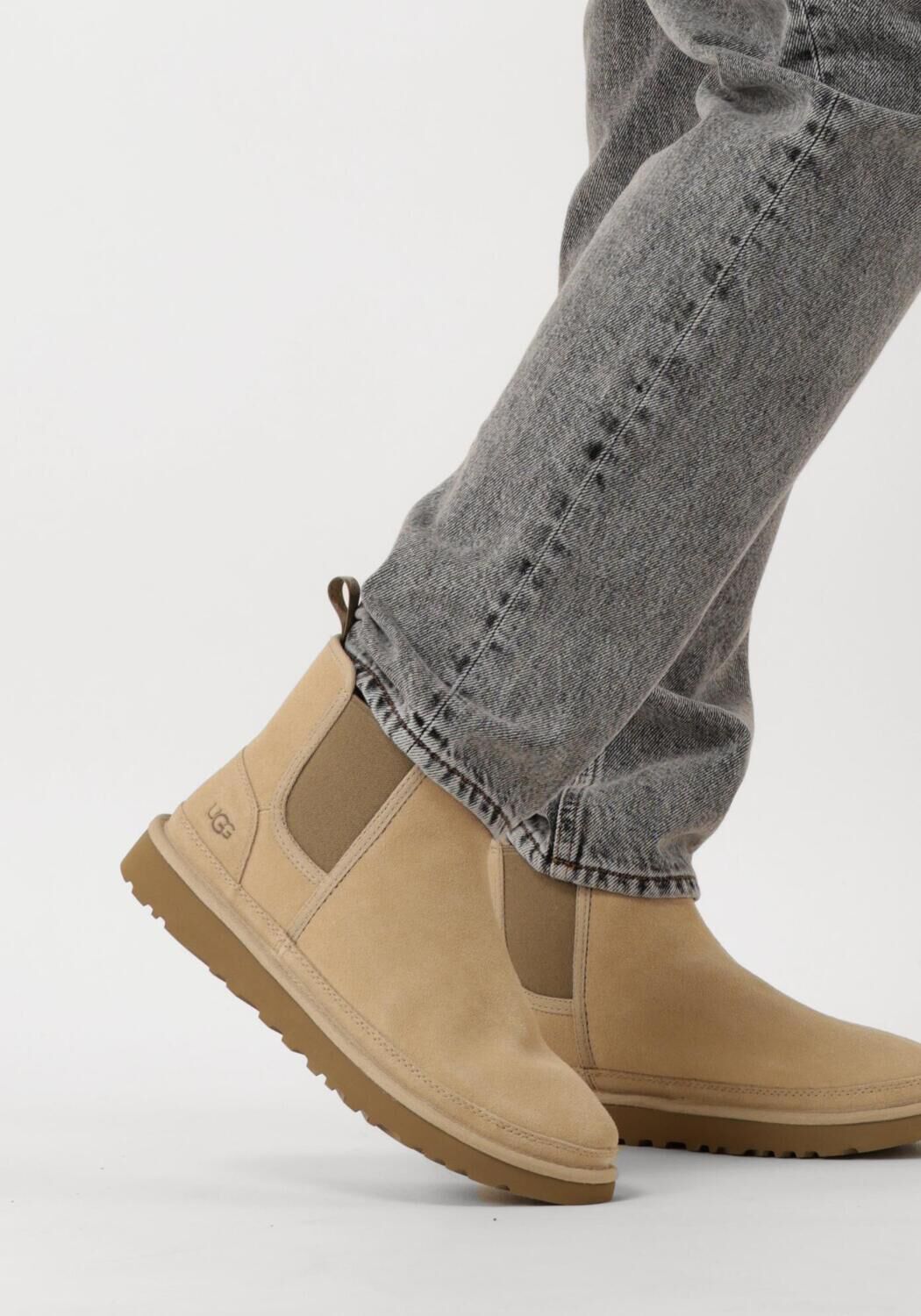 Camel UGG Chelsea boots NEUMEL - large