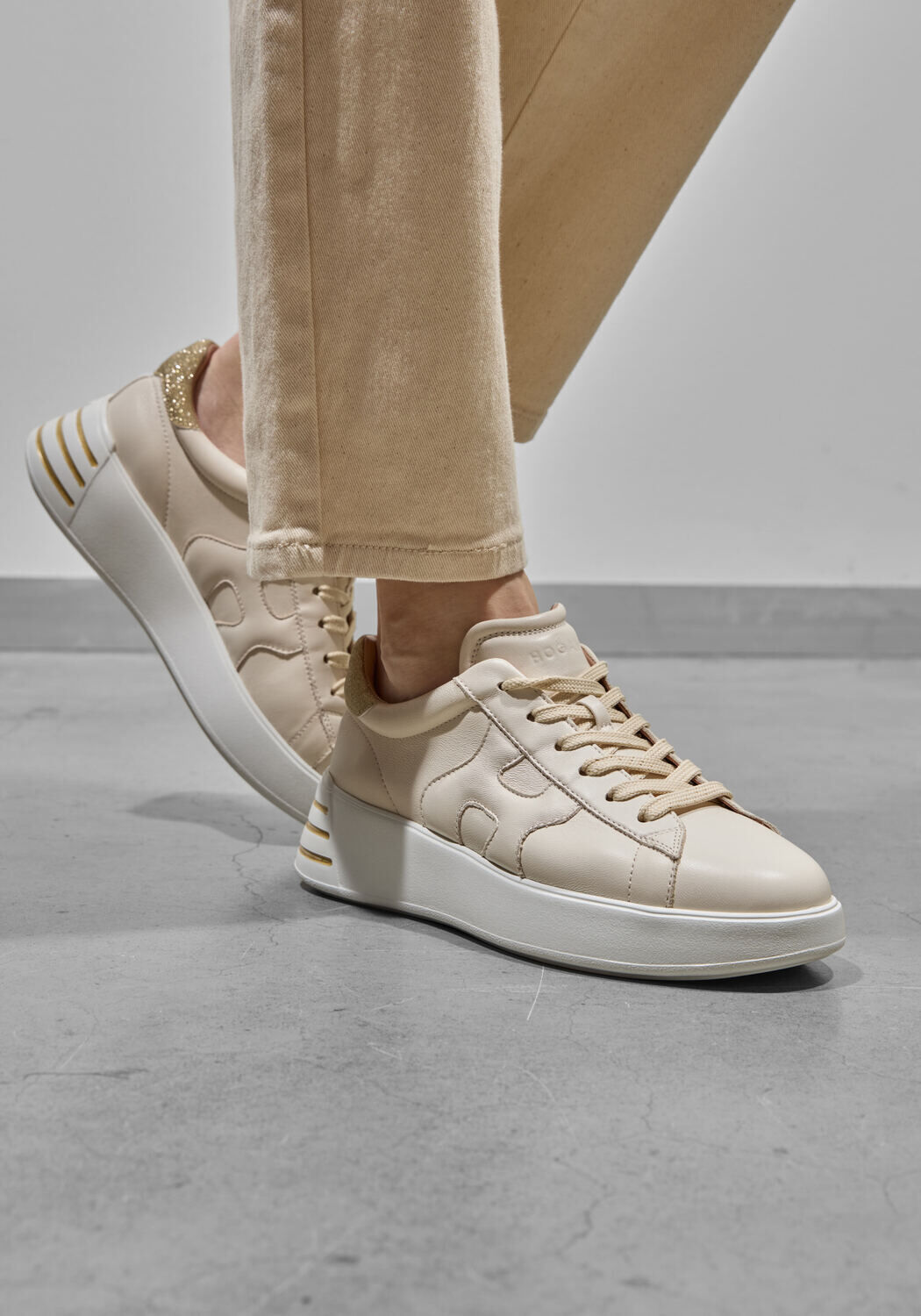 Gouden HOGAN Lage sneakers REBEL H564 ALLACCIATO - large