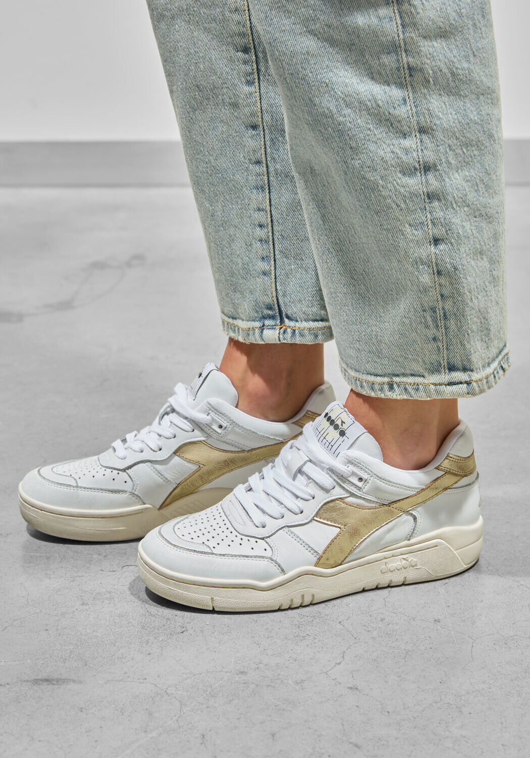 Witte DIADORA HERITAGE Lage sneakers B.560 LAMINATED WN - medium