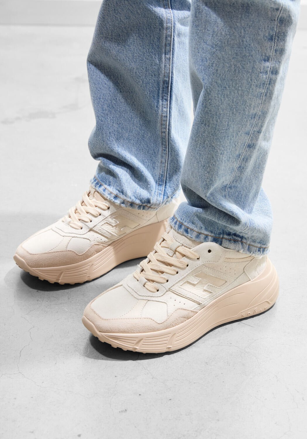 Beige HOGAN Lage sneakers H669 ALLACCIATO H - large