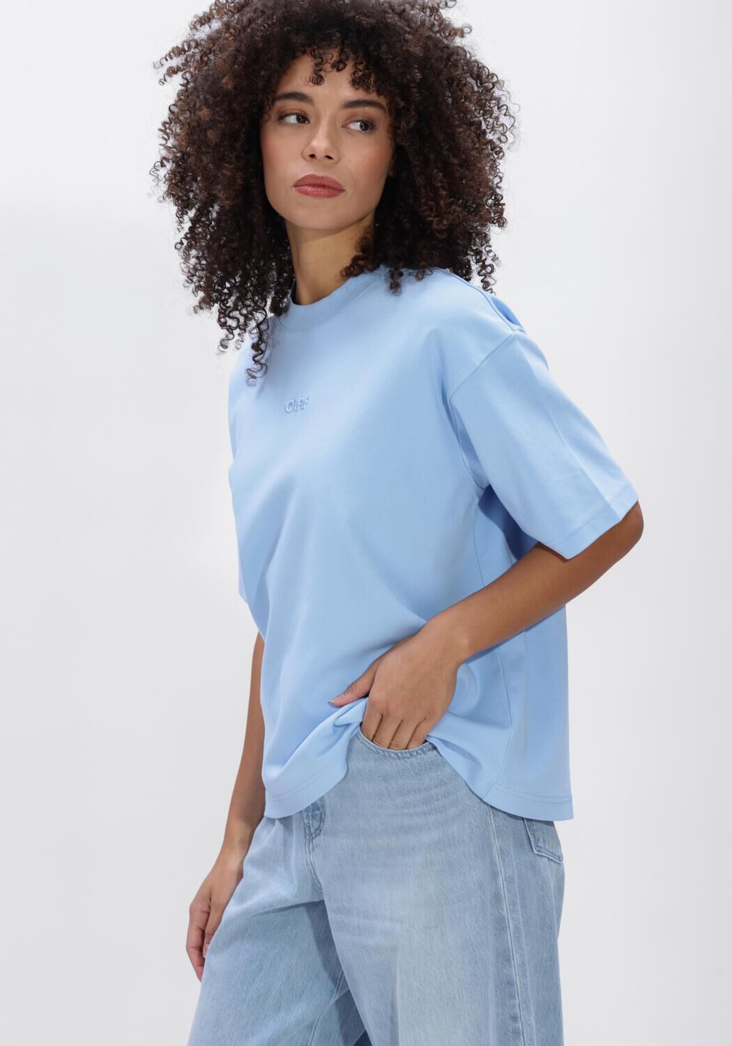 Lichtblauwe OLAF HUSSEIN T-shirt RETRO LOGO BOXY TEE - large