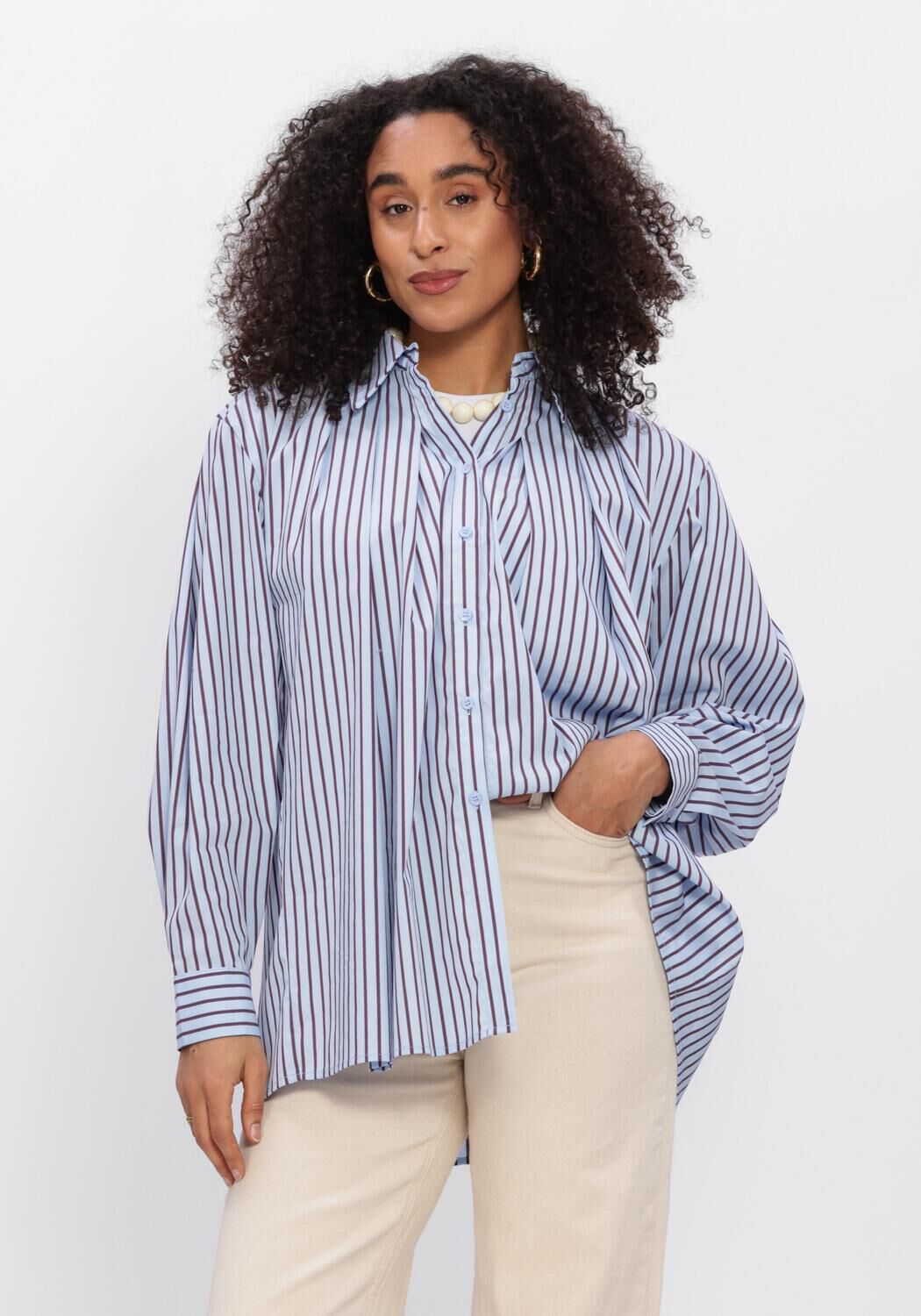 Amaya Amsterdam Blouse
Dames Blaze, Maat: XS, Kleur: Lichtblauw afbeelding 1