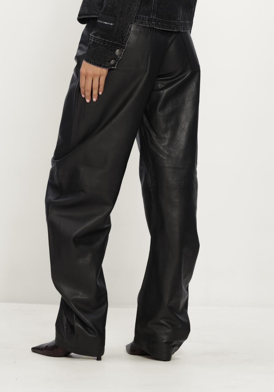 Zwarte ROTATE Wijde broek BARREL LEG LEATHER PANTS - large