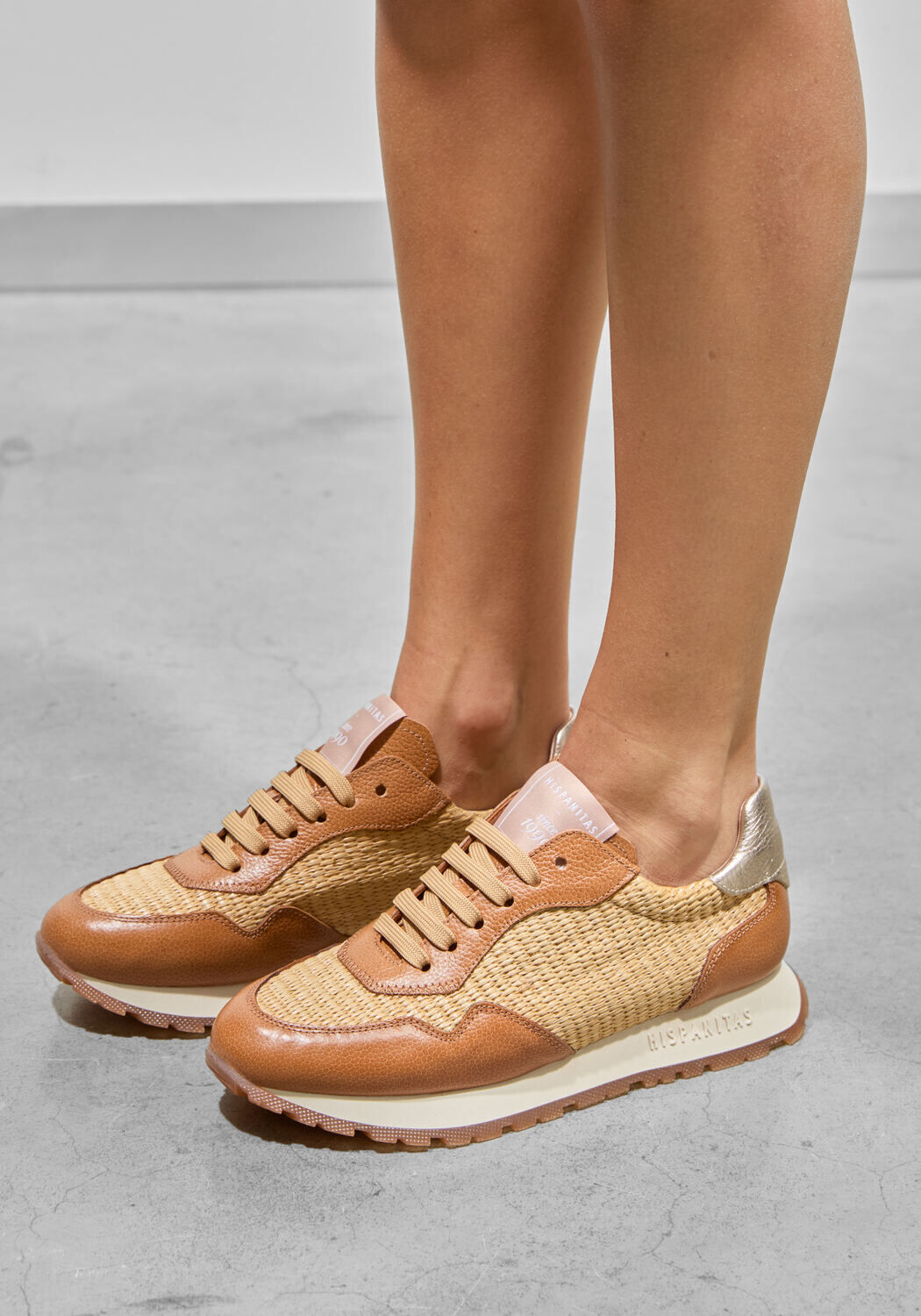 Bruine HISPANITAS Lage sneakers RHV254045 - medium