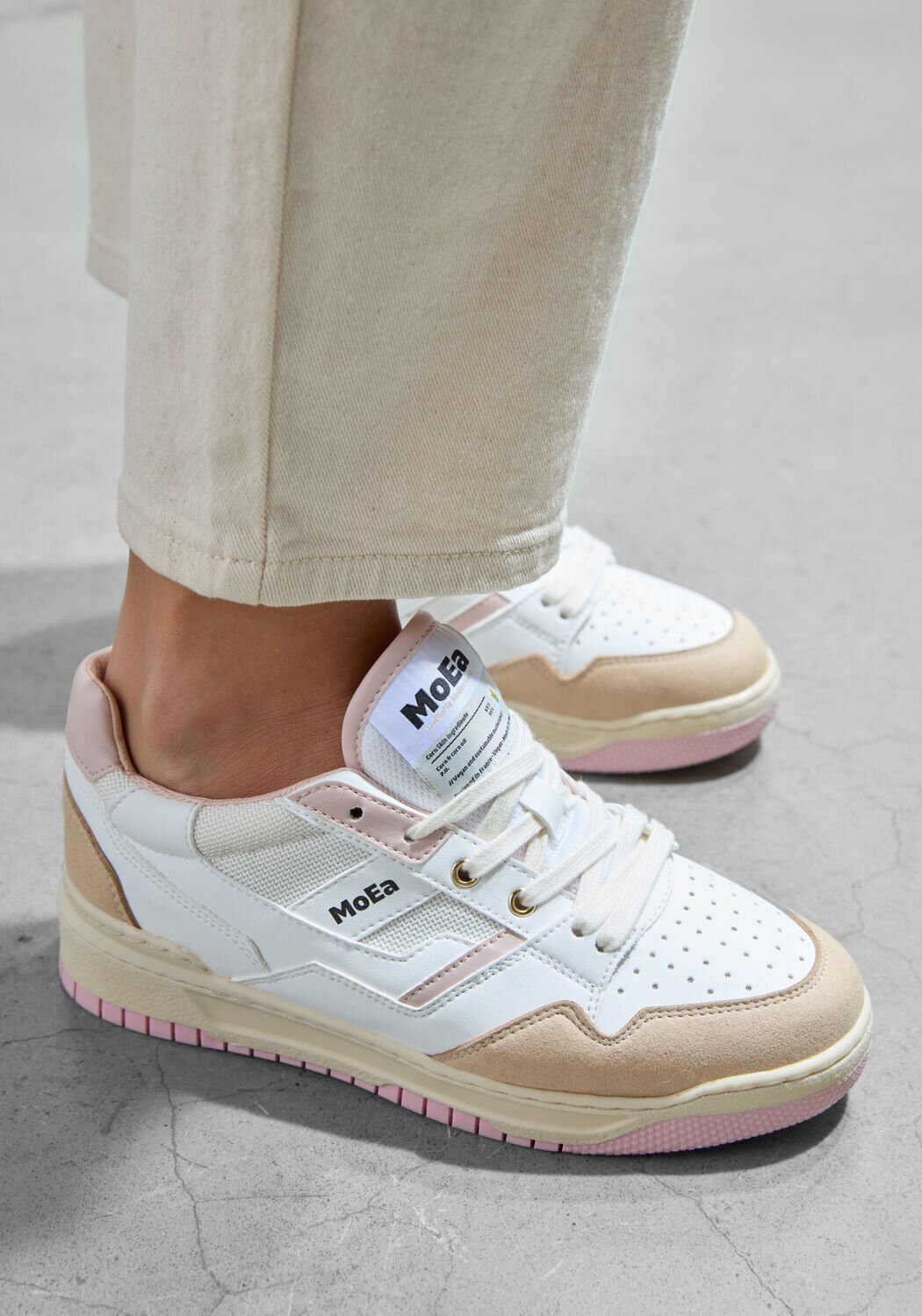 Witte MoEa Sneakers MOEA-BASGN - large