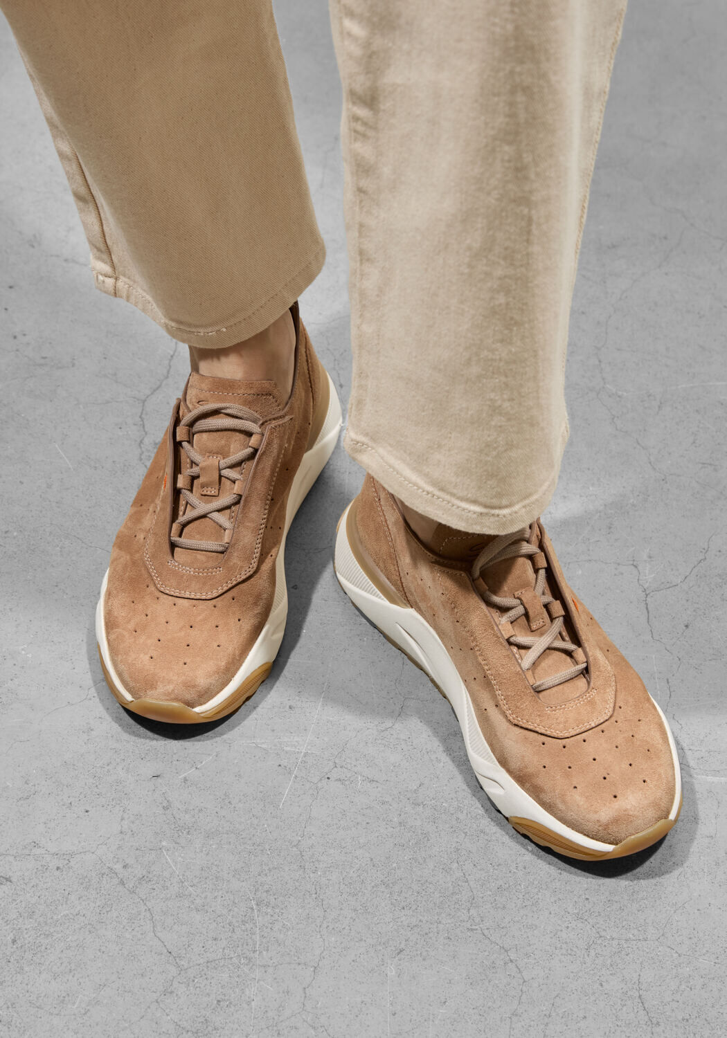 Camel SANTONI Lage sneakers SUE RUNNER - large