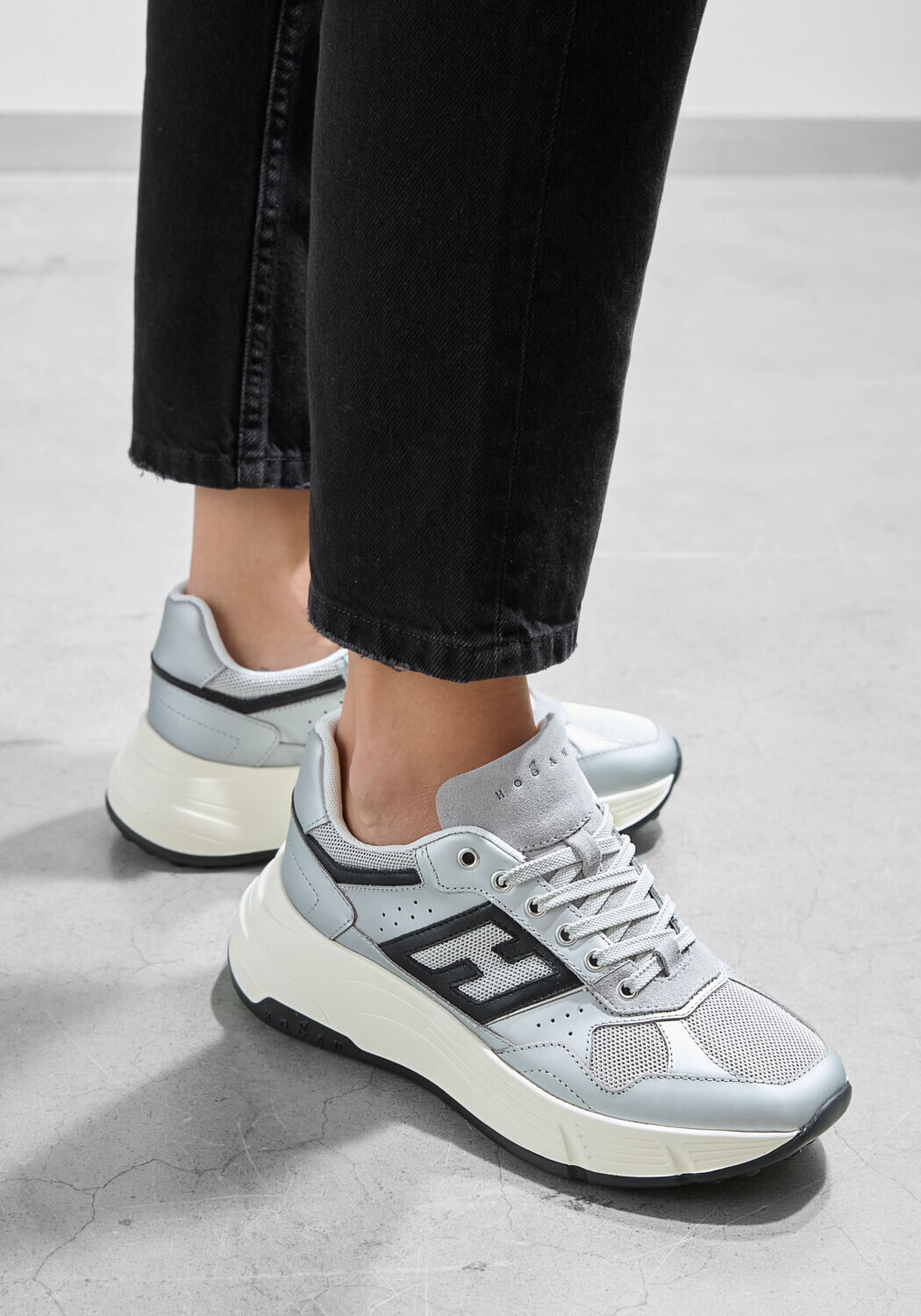 zilveren hogan sneakers met mesh sneaker