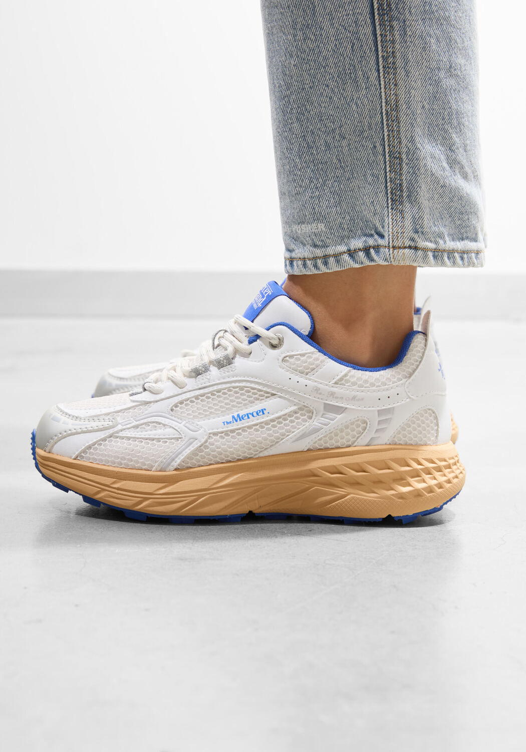 Witte MERCER AMSTERDAM Lage sneakers THE RE-RUN MAX GRAPE - large