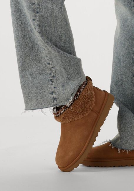 Cognac UGG Vachtlaarzen CLASSIC ULTRA MINI MAXI CURLY - large