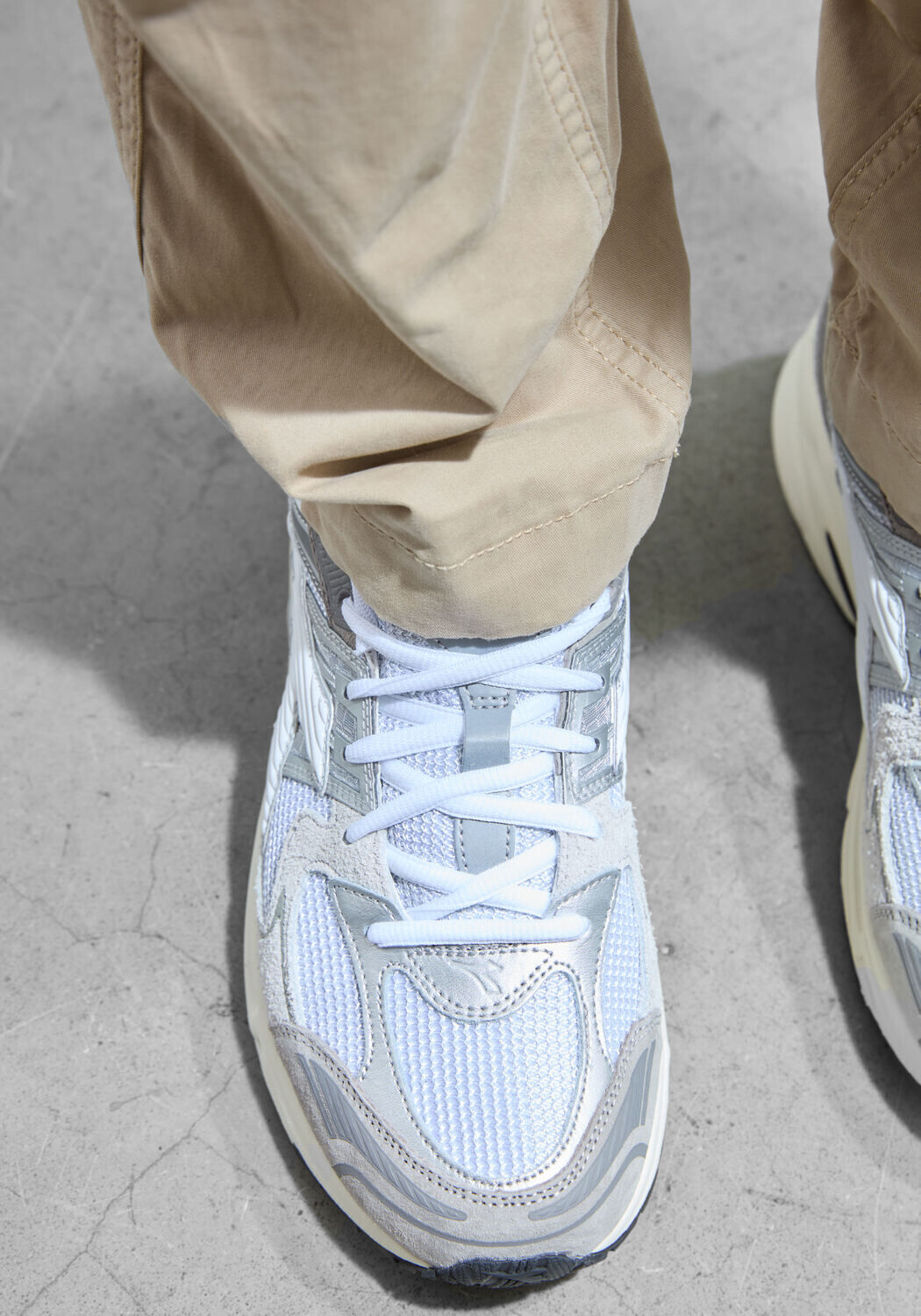 Grijze DIADORA Lage sneakers MESH COMBI RUNNER - large