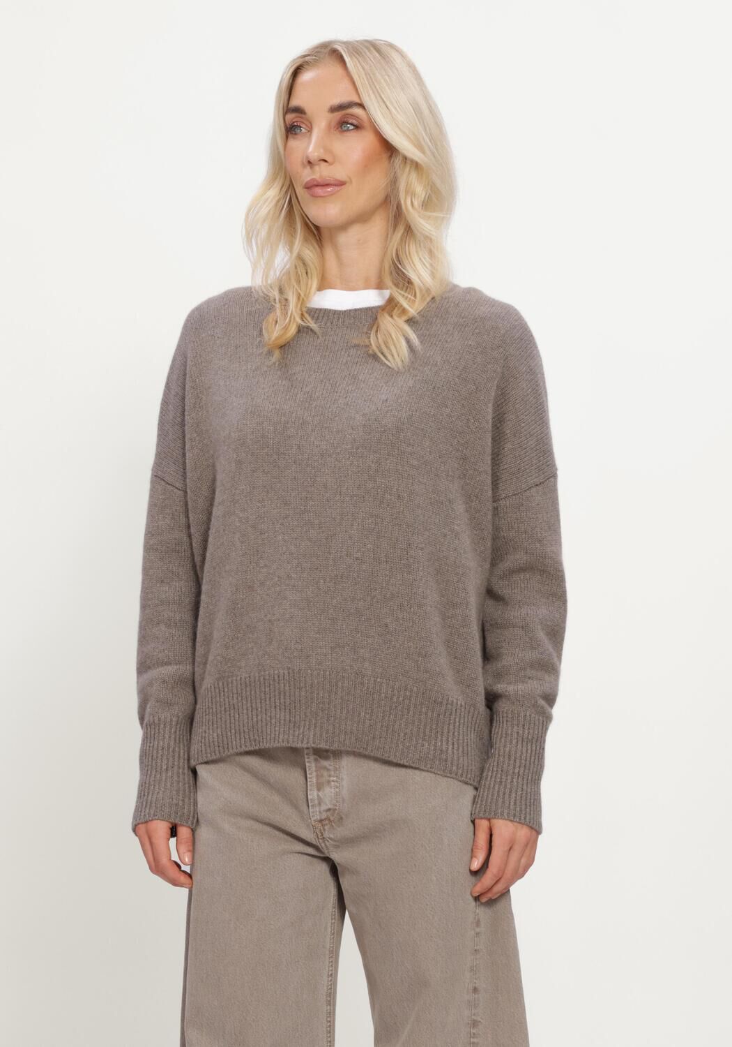 Taupe LISA YANG Trui MILA SWEATER - large