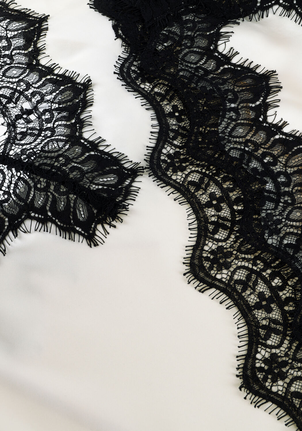 Gebroken wit HAUTE L'AMITI&Eacute; Top NAOMI ASYM CONTRAST LINGERIE TOP - large