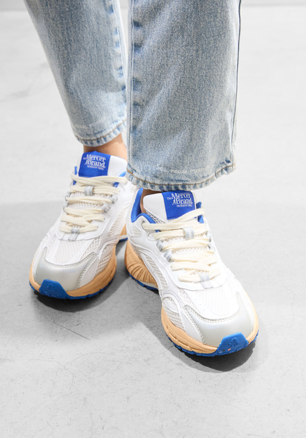 Witte MERCER AMSTERDAM Lage sneakers THE RE-RUN GRAPE - large