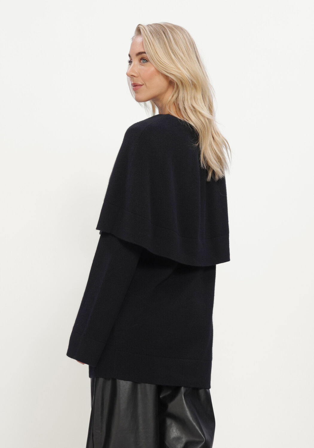 Zwarte LISA YANG Trui JAYLANI SWEATER - large