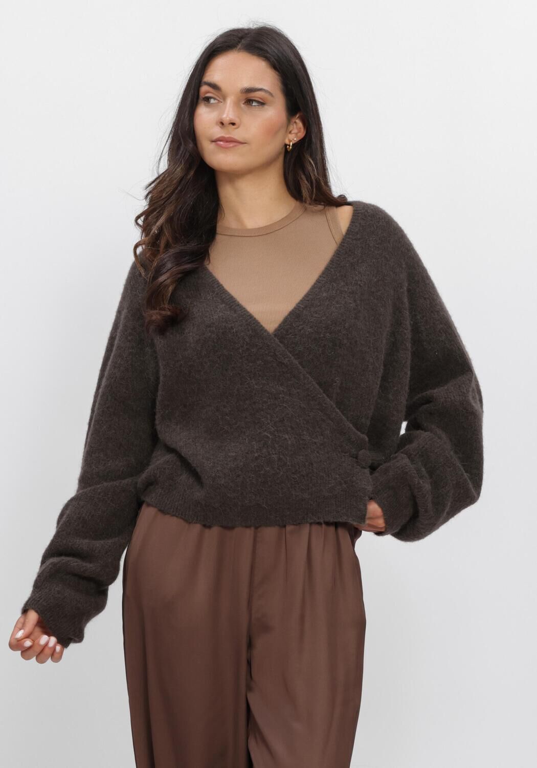 Zwarte SECOND FEMALE Truien/vesten GABBY WRAP KNIT - large