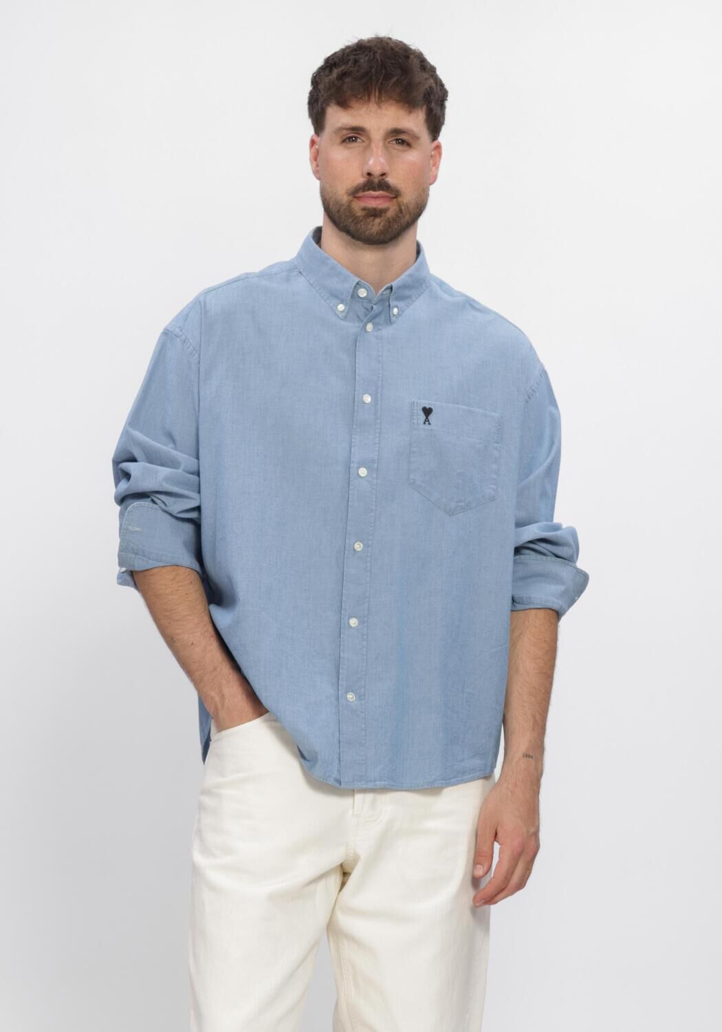 Blauwe AMI PARIS Casual overhemd LONG SLEEVE BOXY SHIRT WITH BUTTON DOWN COLLAR AND EMBROIDERED ADC - large