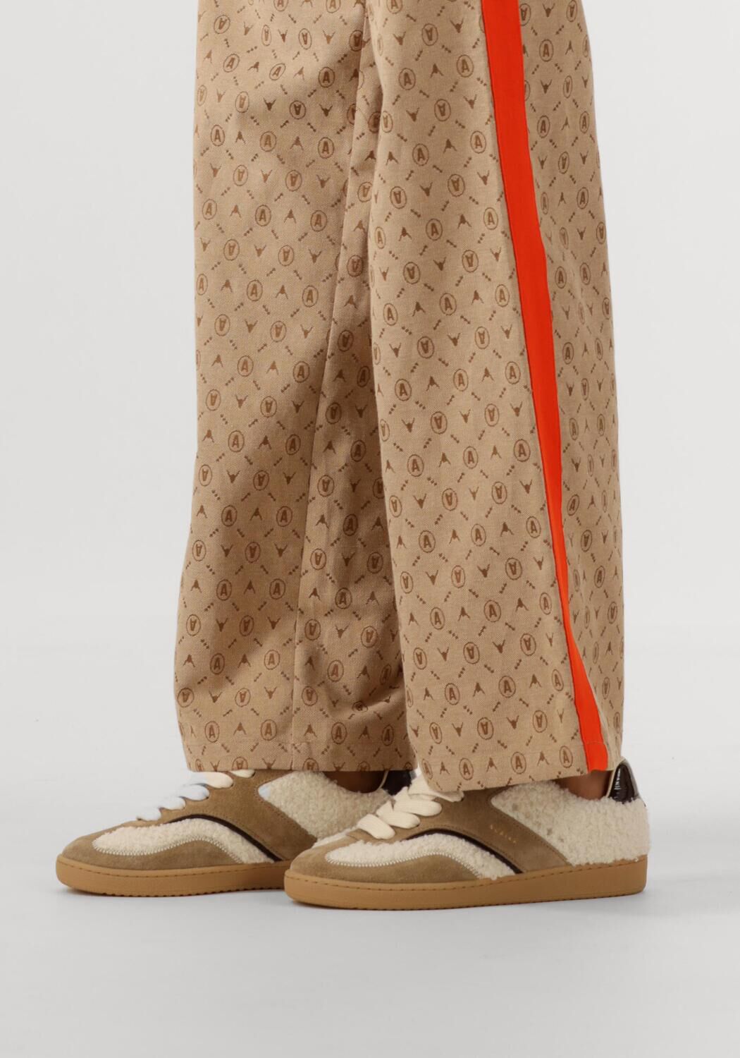 Beige NUBIKK Lage sneakers RAY OWEN STUDS - large