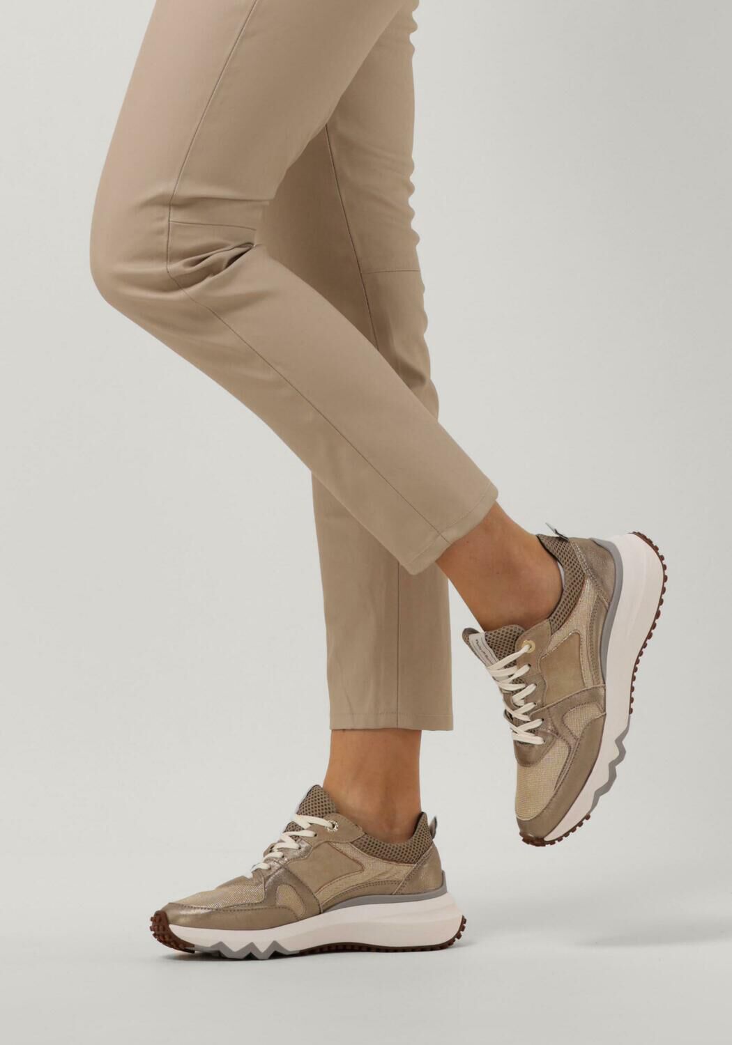 Van assem dames sneakers 2025