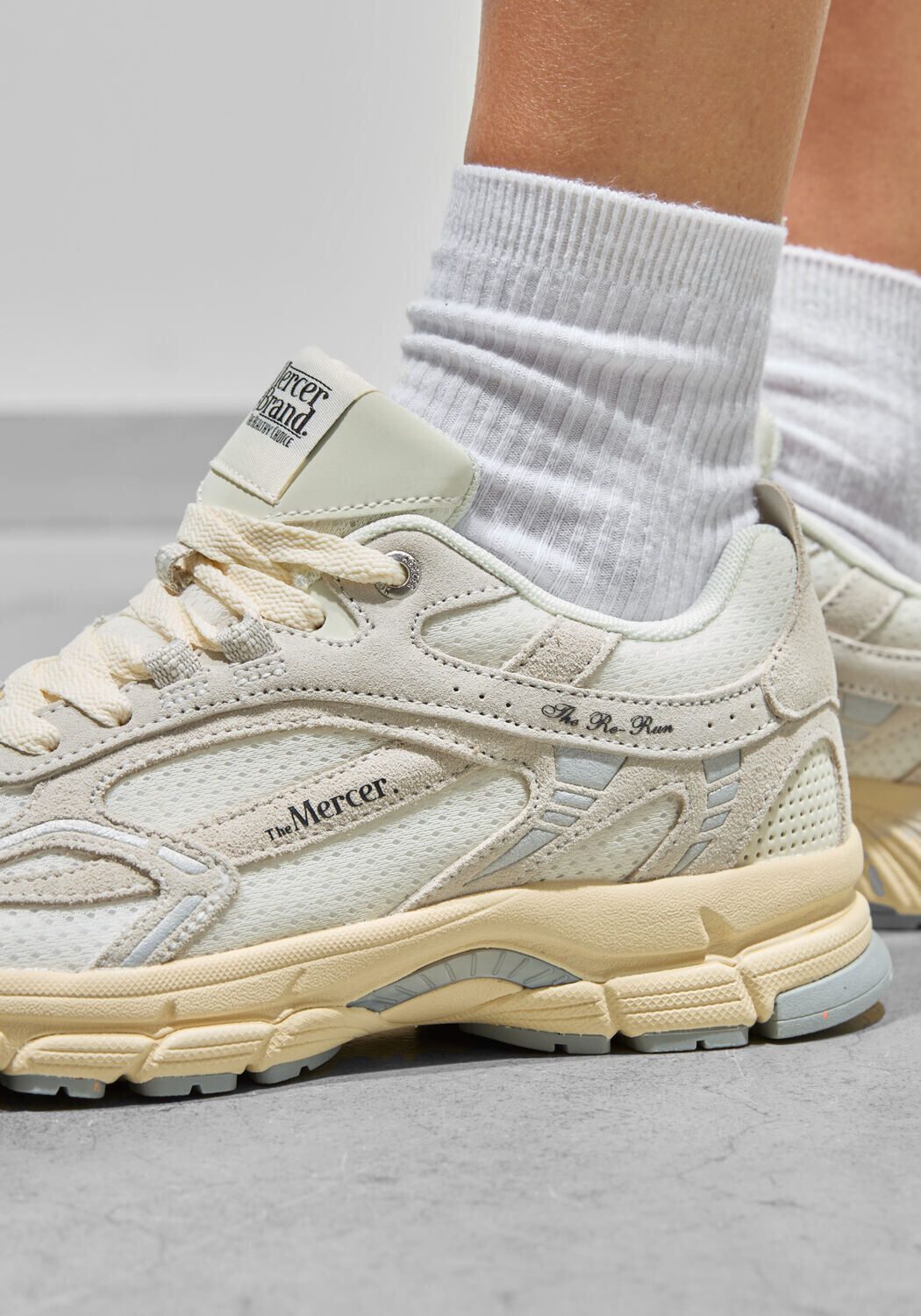 Witte MERCER AMSTERDAM Lage sneakers THE RE-RUN VINTAGE SUEDE - large