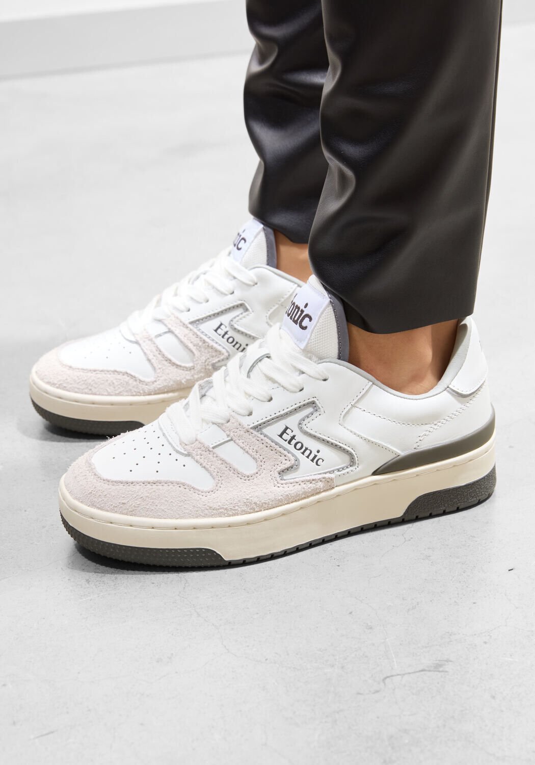 Witte ETONIC Lage sneakers B481 - large