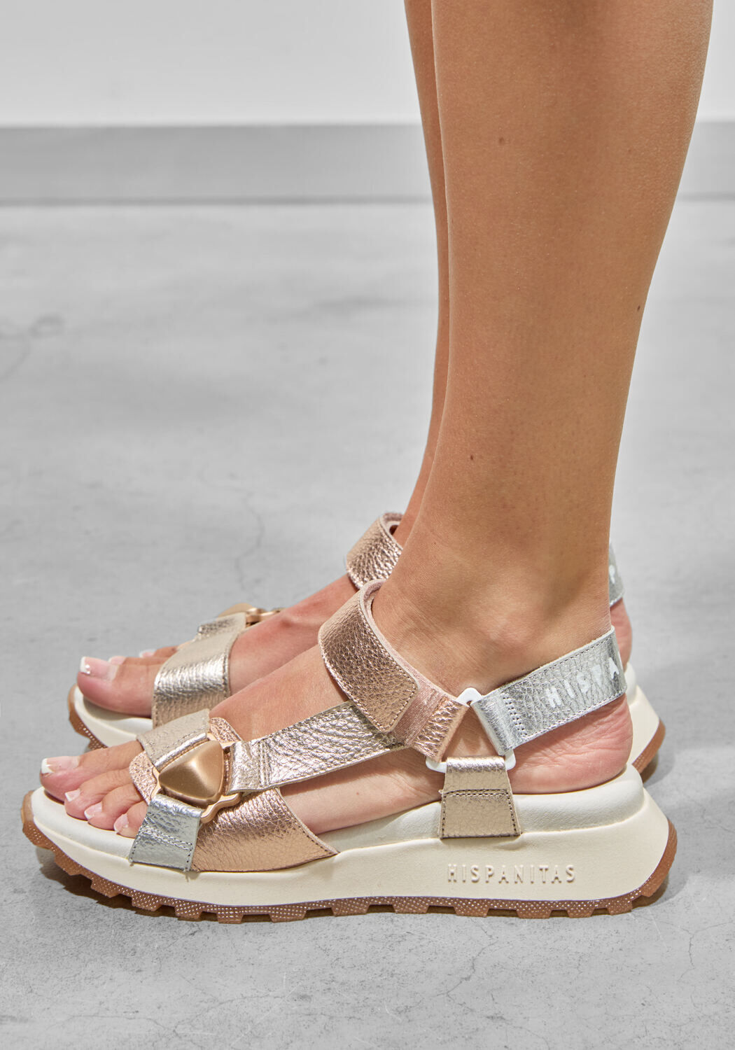 Metallic HISPANITAS Platte sandalen CHV253896 - medium