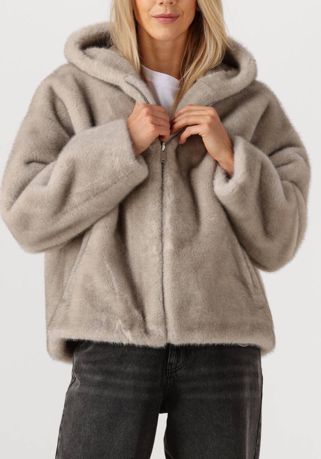 Lichtgrijze STUDIO AR Faux fur jas RUBY - large