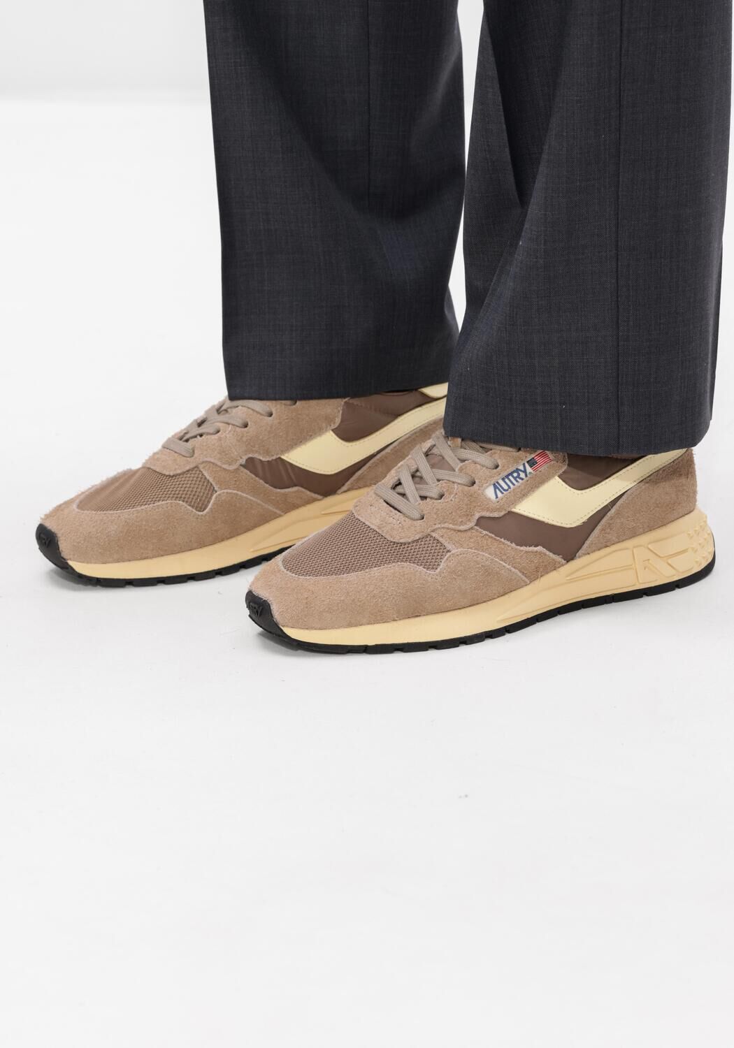 Beige AUTRY Lage sneakers REELWIND LOW MAN - large