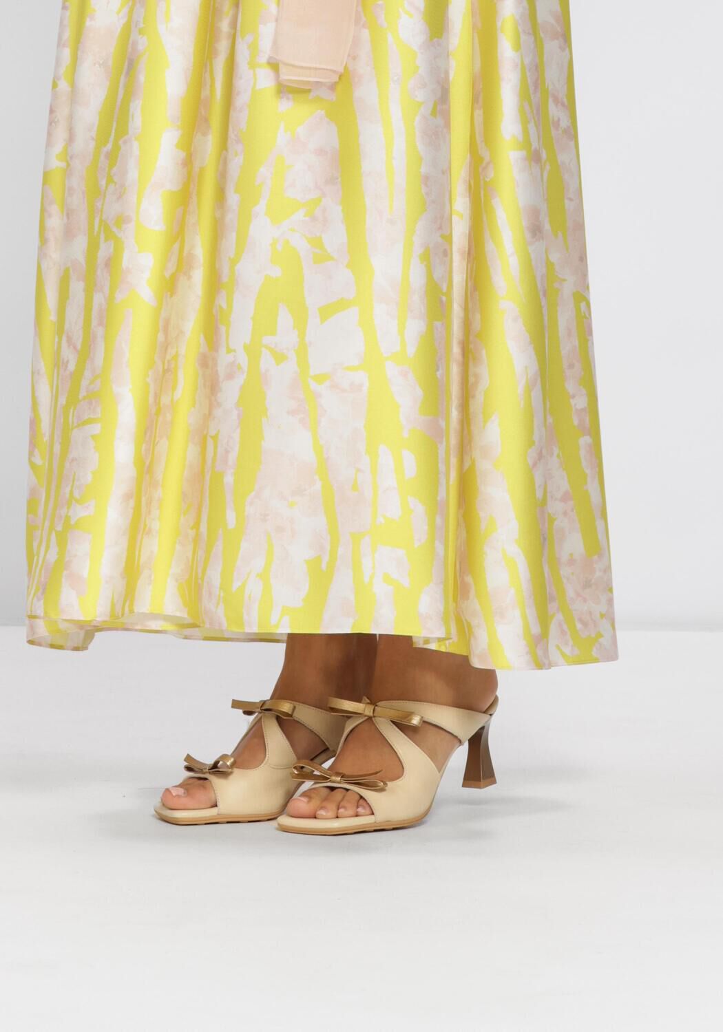 Beige HISPANITAS Muiltjes BHV264701 - large