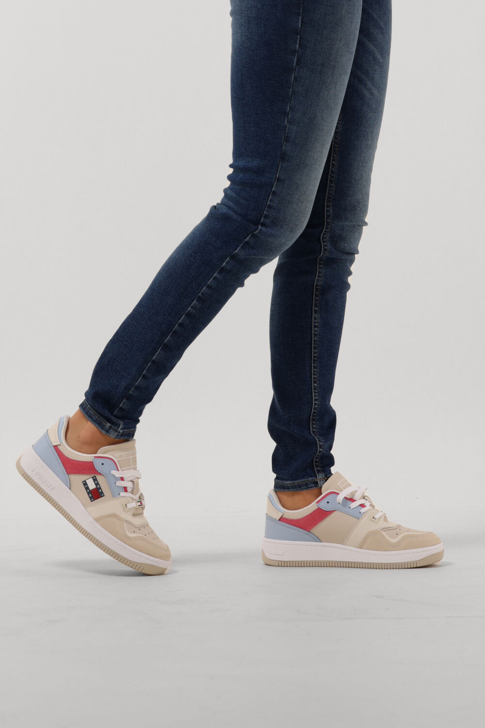 zwarte tommy hilfiger lage sneakers th court