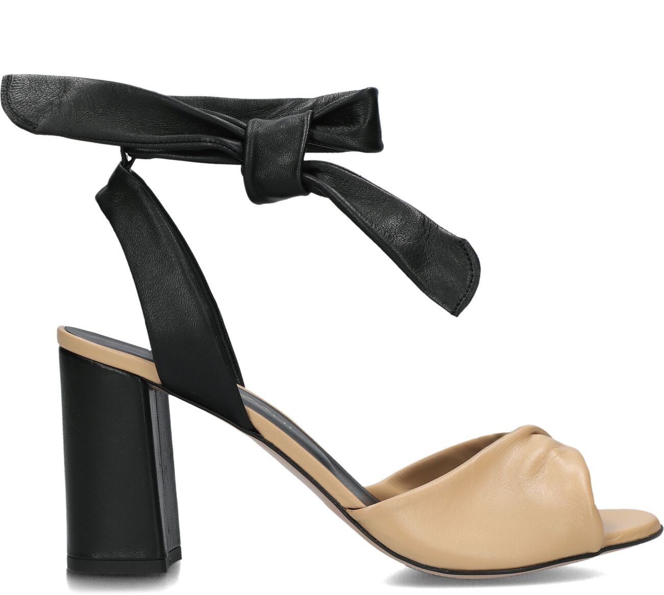 Lina Locchi Sandalen
Dames L1302, Maat: 36, Materiaal: Leer, Kleur: Zwart