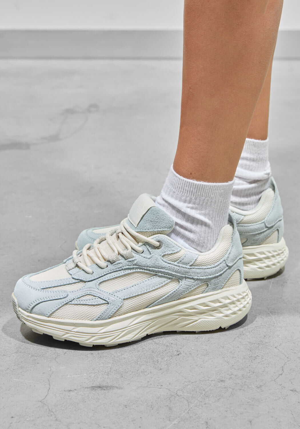 Blauwe MERCER AMSTERDAM Lage sneakers THE RE-RUN MAX SUEDE - medium