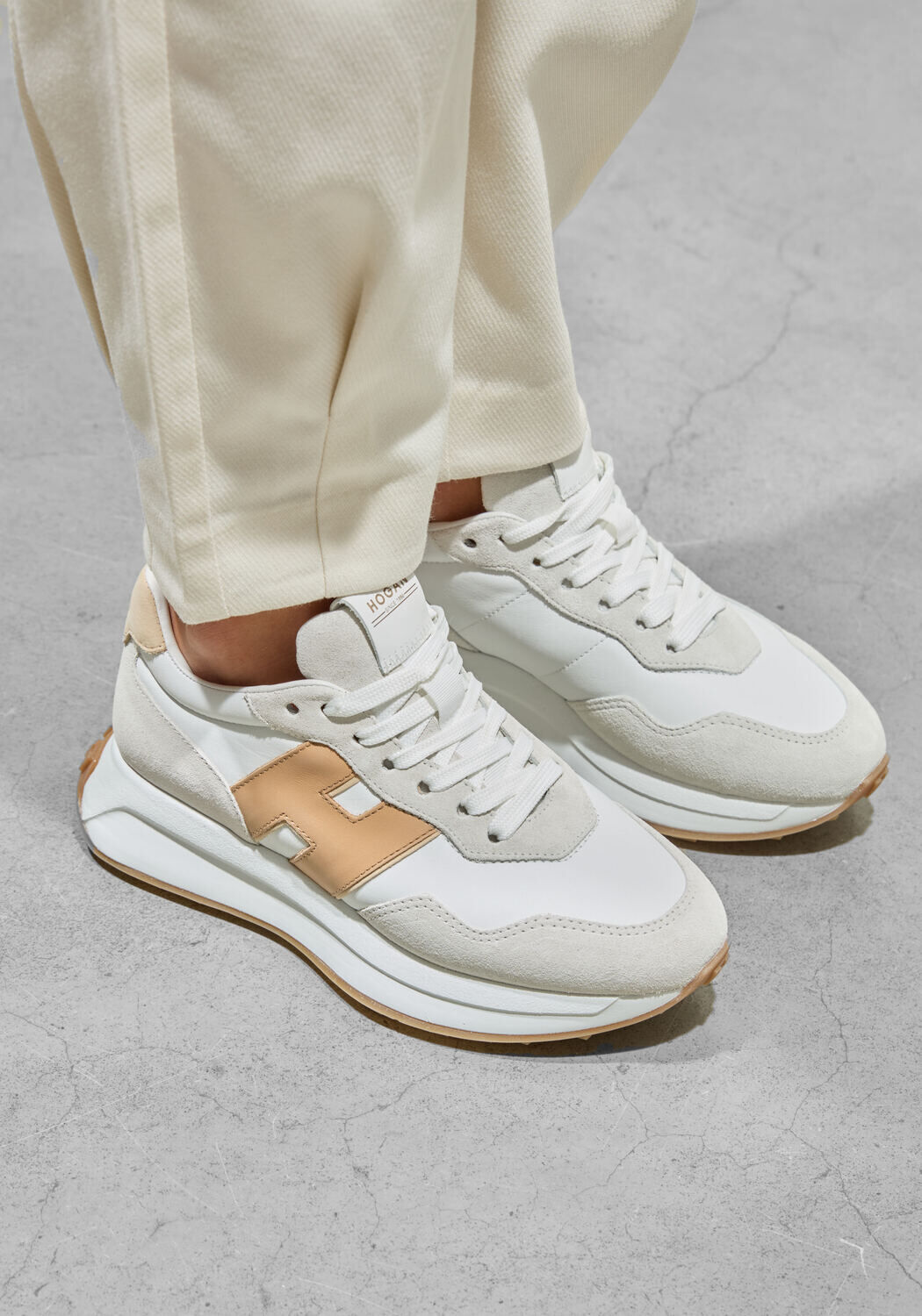 Beige HOGAN Lage sneakers H641 ALLACCIATO - medium