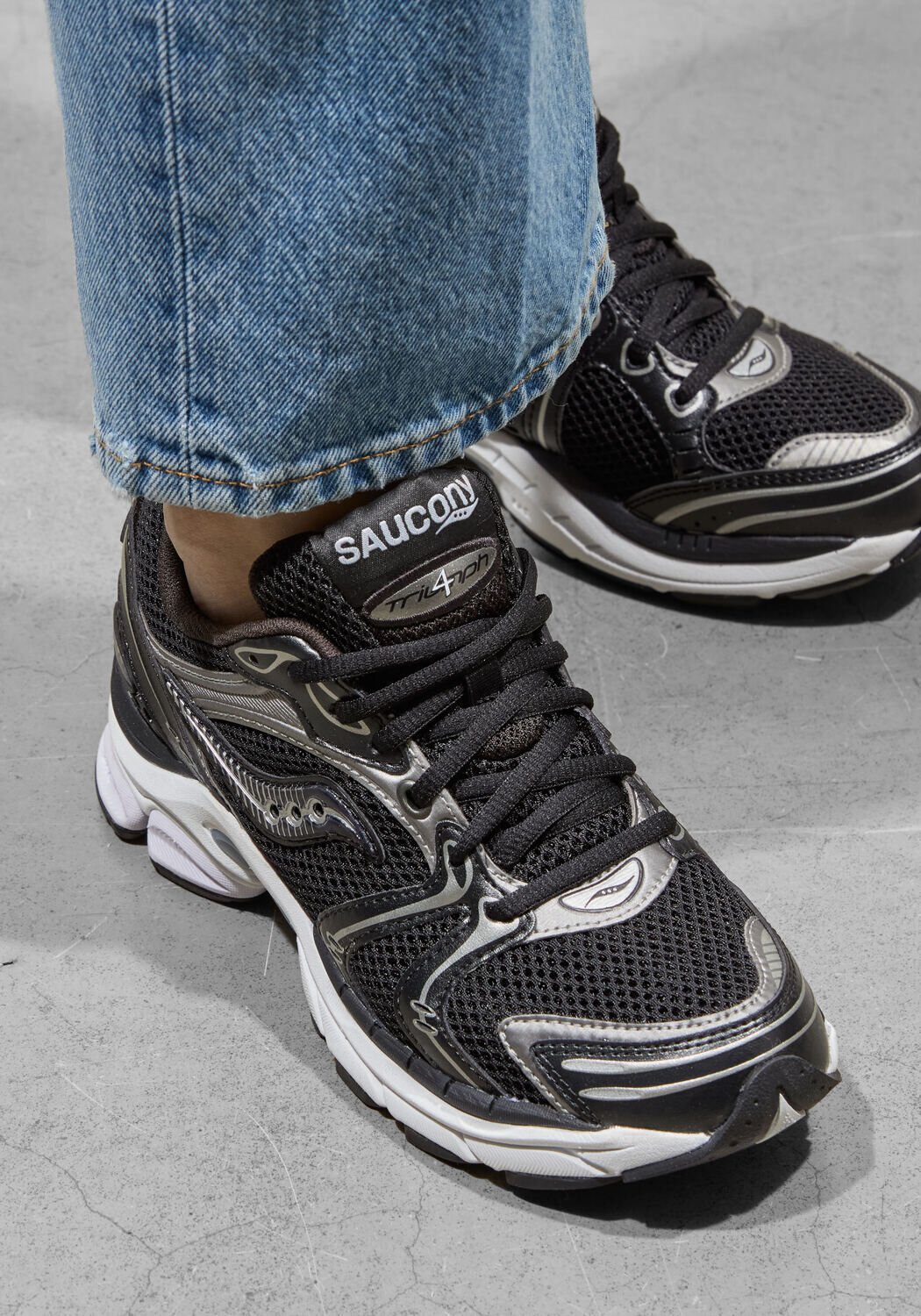 Zwarte SAUCONY Lage sneakers PROGRID TRIUMPH 4 - large