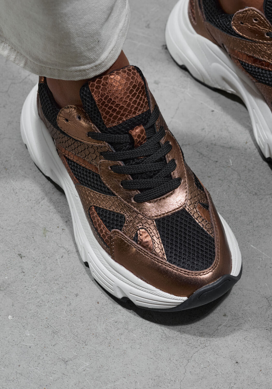 Bronzen LINA LOCCHI Lage sneakers TOKIO - large